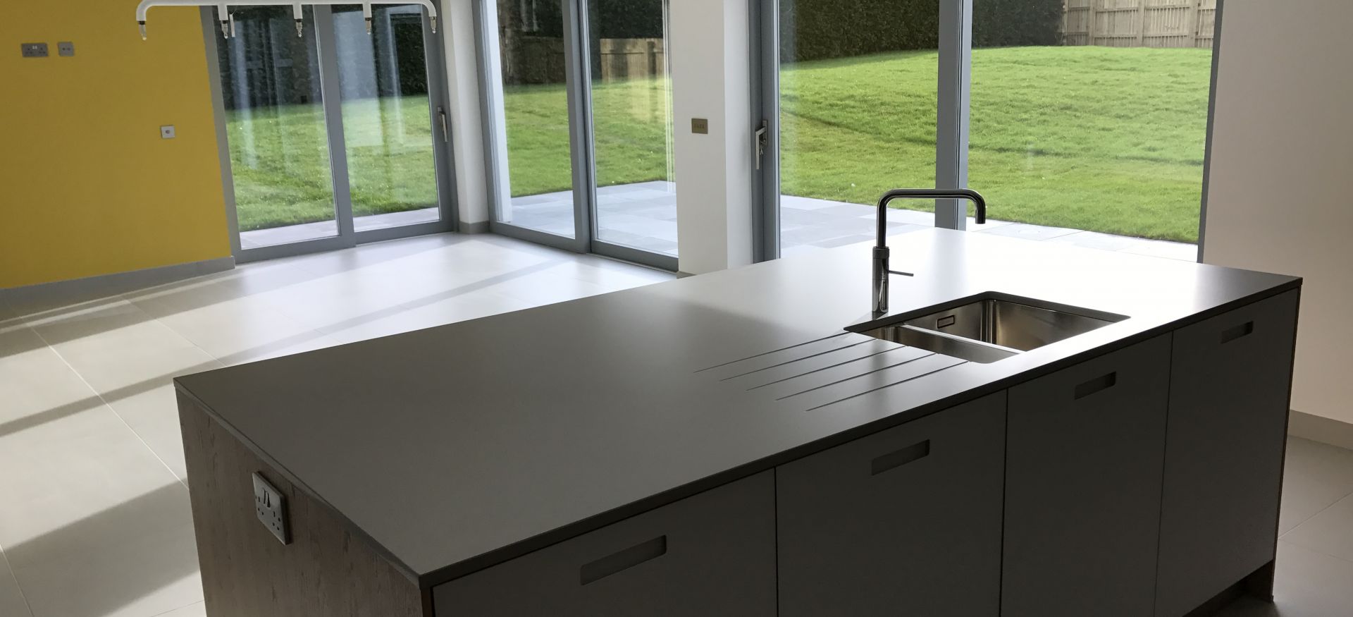 Aluminium profiled windows.  